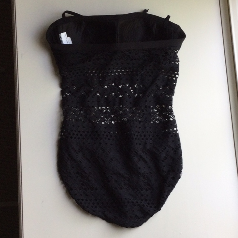Like New! Robin Piccone Penelope Crochet One Piece - Size 6 - Picture 5 of 7
